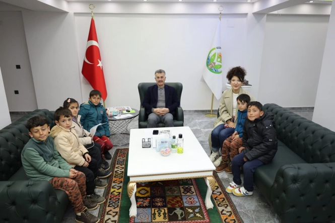 Başkan Eşref Mutlu, Gedikpınar Köyü Öğrenci ve Öğretmenlerini Ağırladı