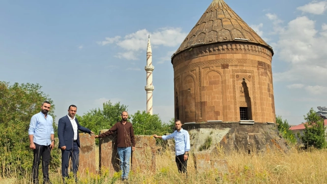 Başkanımızın Vaatlerinden Biri Daha Gerçekleşti: Kalender Baba Türbesi Restorasyon İhalesi Tamamlandı