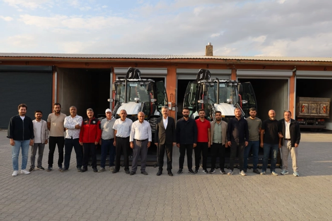 Güroymak Belediyesi’nin Araç Filosu Güçleniyor: Başkan Eşref Mutlu Yeni İş Makinelerini İnceledi
