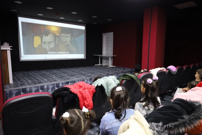 Güroymak'ta Sinema Günleri Tüm Hızıyla Devam Ediyor