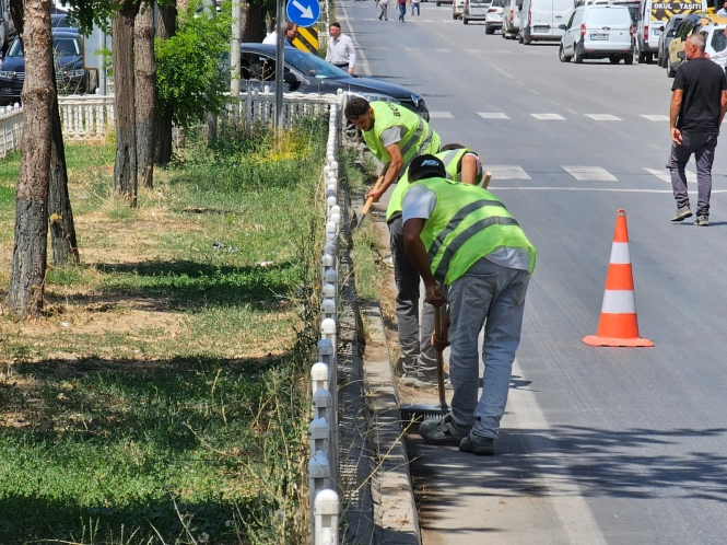 Güroymak’ta Temizlik ve Çevre Düzenlemesi Devam Ediyor