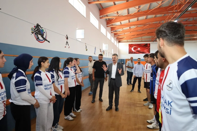 Hayallerine Koşan Gençlerimizin Yanındayız