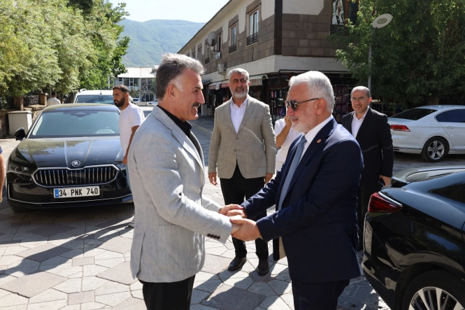 HÜDA PAR Genel Başkanı Zekeriya Yapıcıoğlu’ndan Belediye Başkanımız Eşref Mutlu’ya Ziyaret