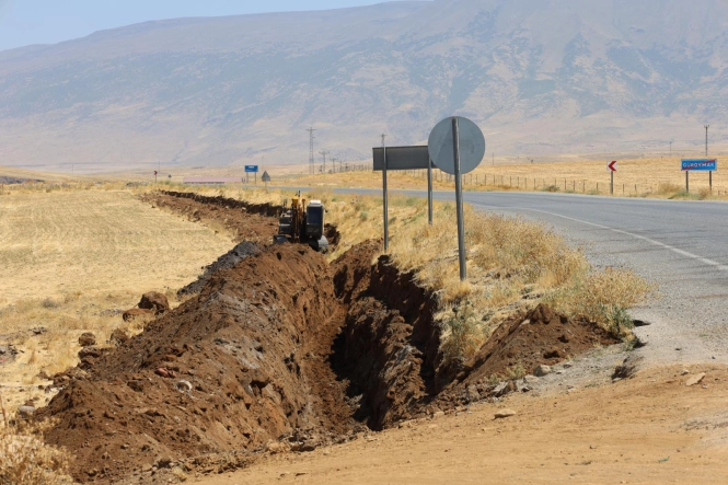 Mezbahane ve Hayvan Pazarı İçin 1.700 Metrelik İçme Suyu Hattı Çalışmaları Sürüyor