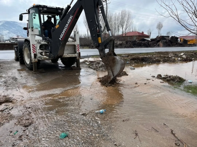 Yağış ve Kar Erimelerine Karşı Ekiplerimiz Sahada