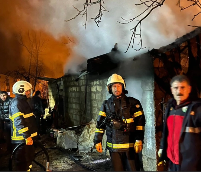 Yeşilova Mahallesi’nde Çıkan Yangın Ekiplerin Müdahalesiyle Söndürüldü